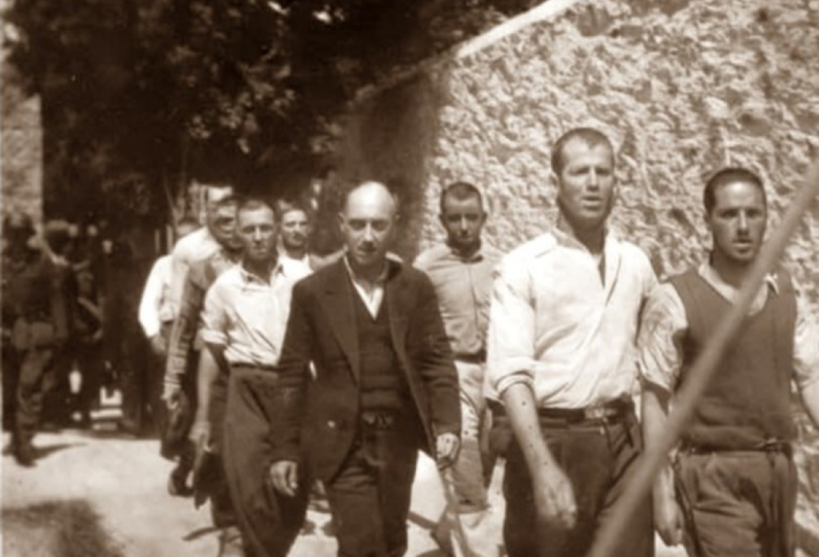 c8d03ea8311206908ce3f82881424f07 XL